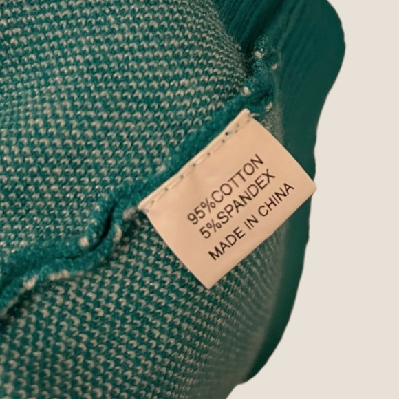 Snow Leopard Knit Sweater - Picture 3 of 3